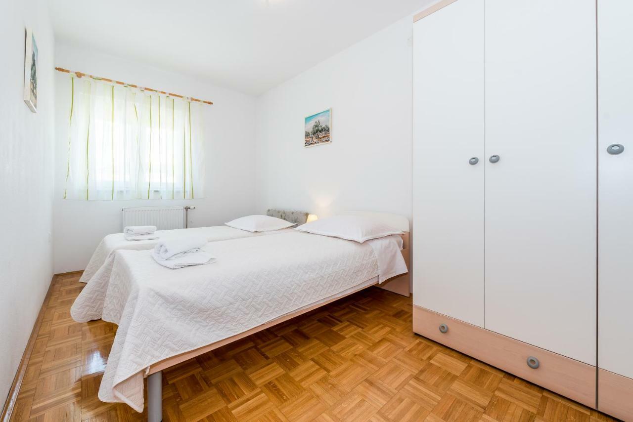 Apartment Anamarija With Sea View Sibenik Luaran gambar